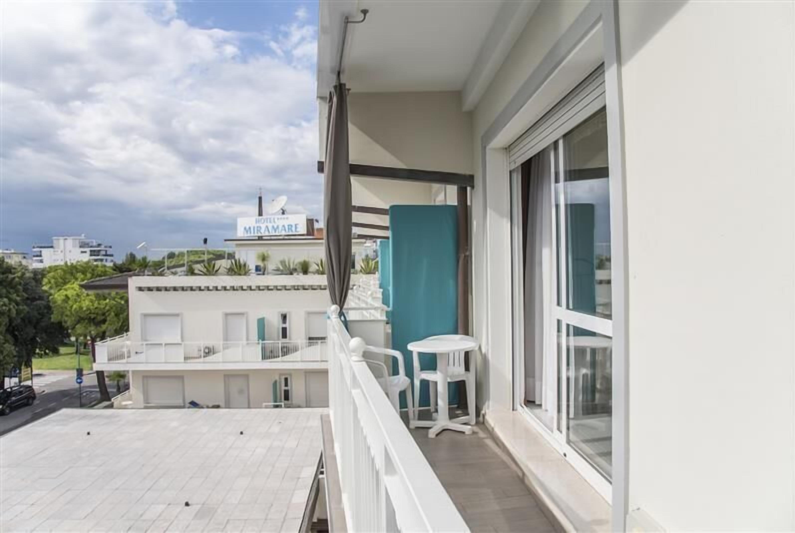 suite, sea facing (west side) | balcony