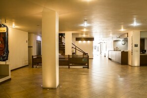 Lobby - Hotel El Monte (Salamanca)