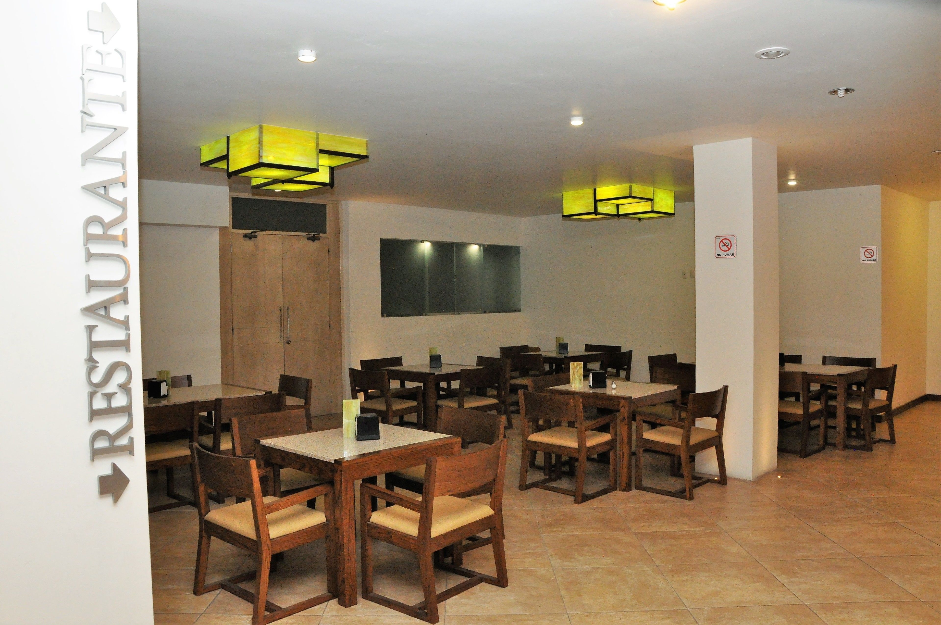 Breakfast and lunch served