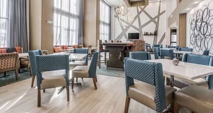 Hampton Inn & Suites North Dallas Central Expy