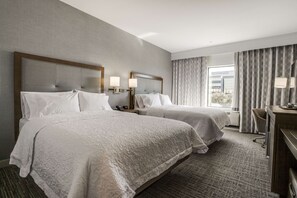 Premium bedding, desk, blackout curtains, iron/ironing board - Hampton Inn & Suites North Dallas Central Expy (Dallas)