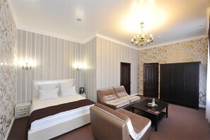 In-room safe, iron/ironing board, rollaway beds, free WiFi - Boutique-Hotel Rest House (Volgograd)