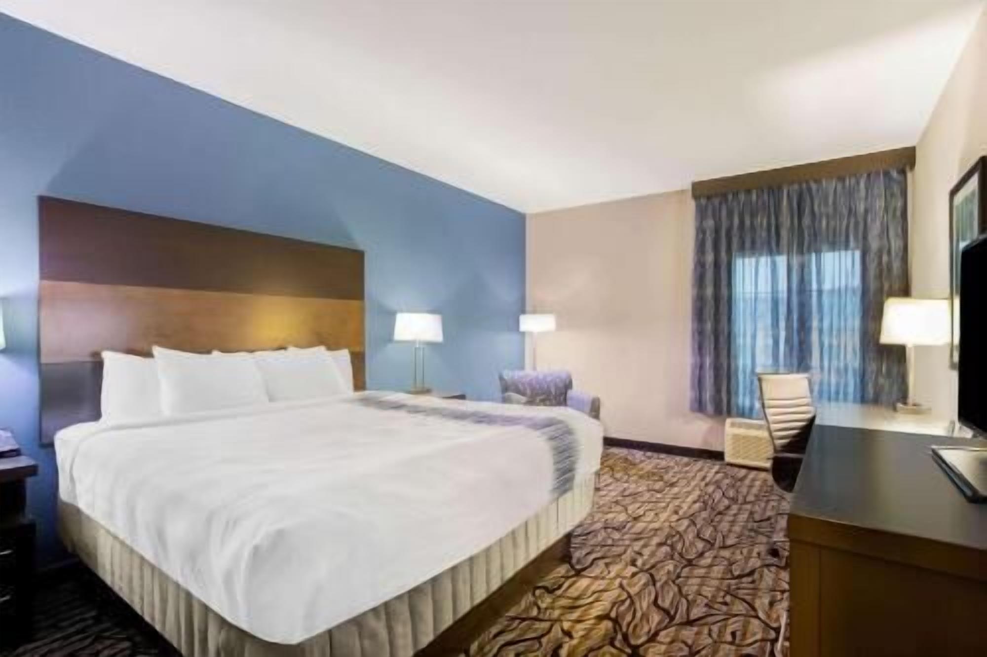 Premium bedding, pillowtop beds, desk, soundproofing