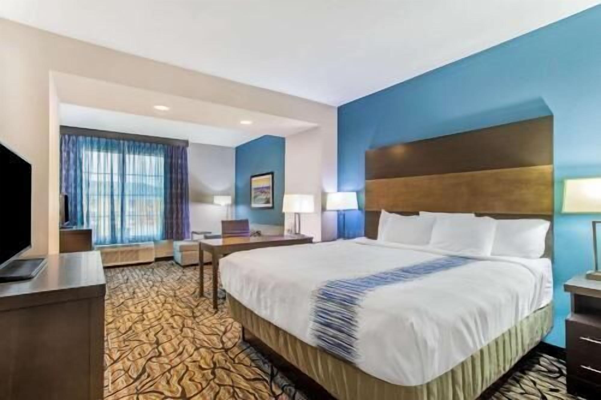 Premium bedding, pillowtop beds, desk, soundproofing