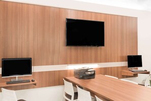 Business centre - Microtel Inn & Suites By Wyndham Binghamton (Binghamton)
