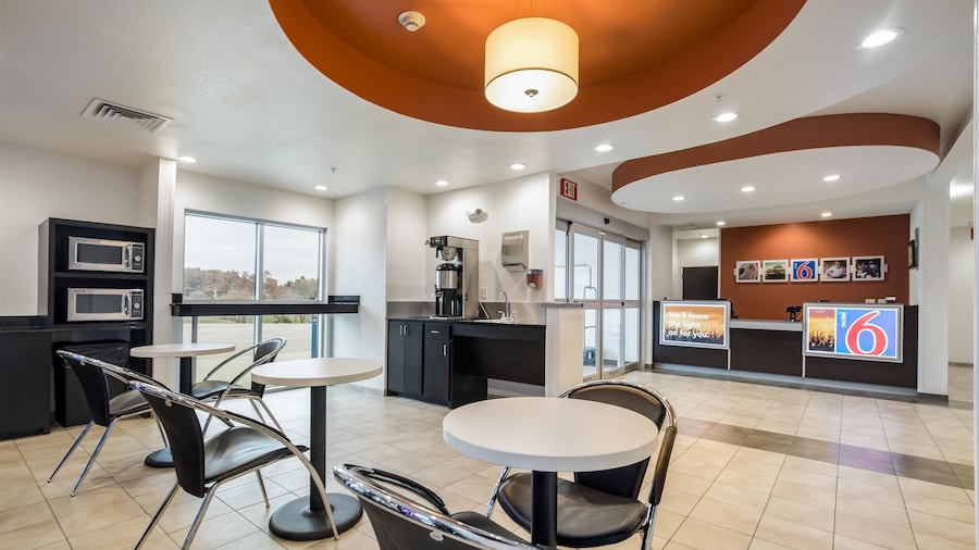 Motel 6 Poplar Bluff, MO