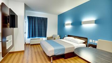 Tirai kedap cahaya, Wi-Fi gratis, dan seprai linen