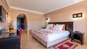 Camera familiare | Biancheria da letto di alta qualità, minibar, una cassaforte in camera