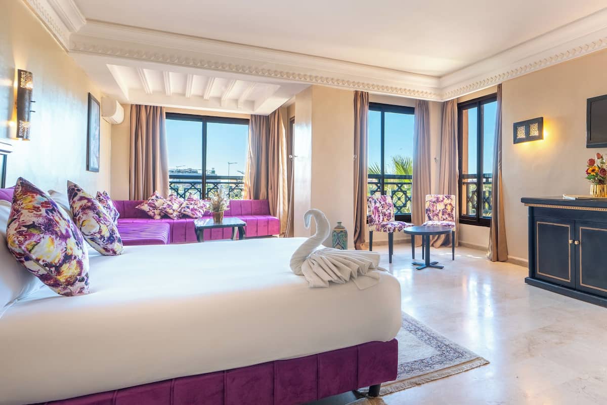 Junior Suite | Premium bedding, minibar, in-room safe, individually decorated