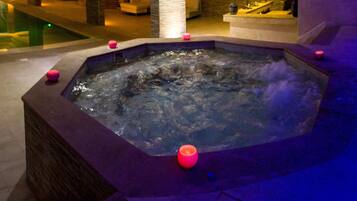 Bilik rawatan pasangan, sauna, tab panas, mandi tangas / hammam