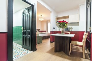 City Studio | 1 bedroom, blackout curtains, free WiFi, bed sheets