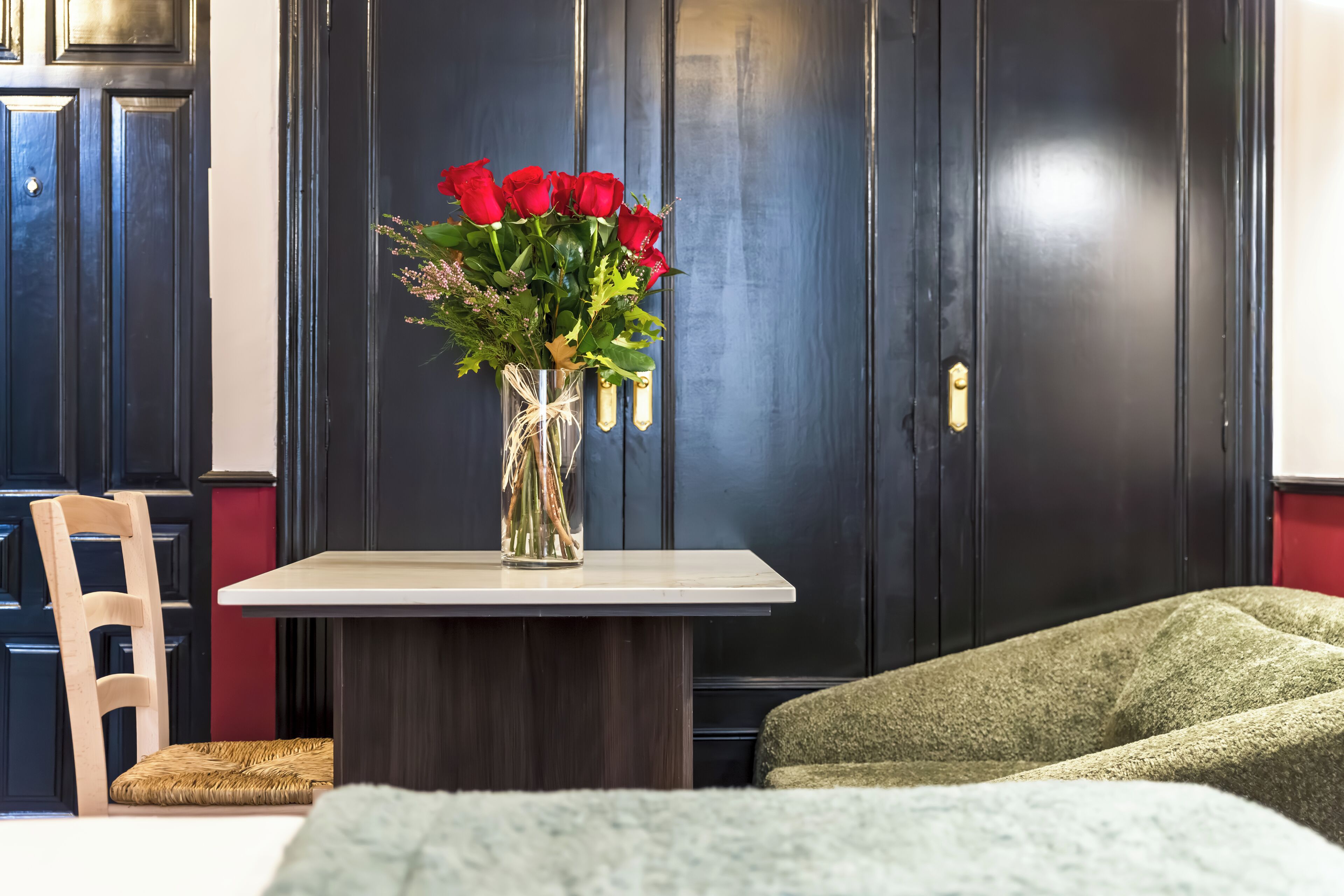 Double Room | Living area | 32-inch flat-screen TV with digital channels, TV