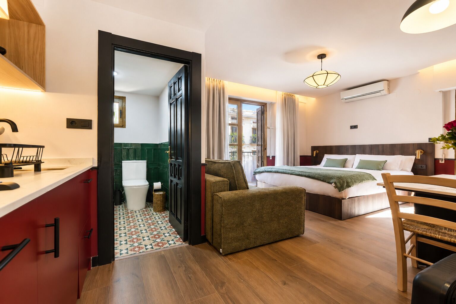 Deluxe-huoneisto | 1 makuuhuone, pimennysverhot, ilmainen Wi-Fi, vuodevaatteet