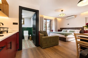 1 bedroom, blackout curtains, free WiFi, bed sheets - Casa Lavanda by Blossom Hotels (Granada)