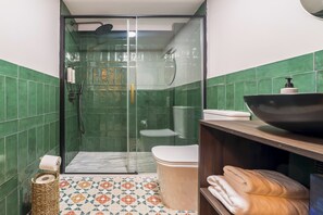 Double Room | Bilik Mandi | Pancuran mandi, hulu semburan mandi hujan 
