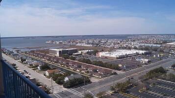 Condo, 2 Bedrooms | Property grounds