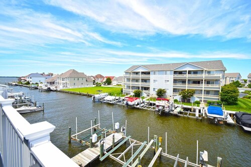 Harbour Bay 19 2 Br townhouse by RedAwning