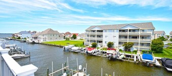 Harbour Bay 19 2 Br townhouse by RedAwning