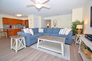 Condo, 2 Bedrooms | Living area