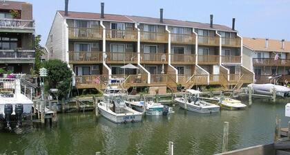 Sea Jay 616c 2 Bedroom Townhouse by RedAwning