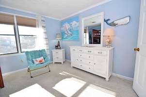 Townhome, 2 Bedrooms | Interior