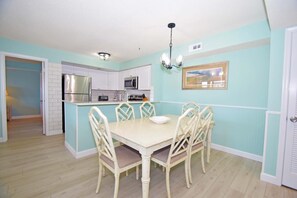 Condo, 2 habitaciones | Restaurantes