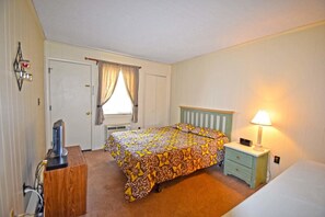 Condo, 3 Bedrooms | 3 bedrooms, free WiFi - Severn I 208 3 Br condo by RedAwning (Ocean City)