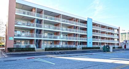 Severn I 208 3 Br condo by RedAwning