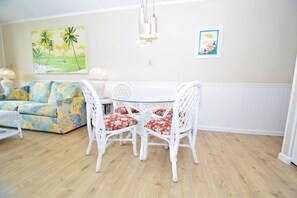 Condo, 1 Bedroom | Dining