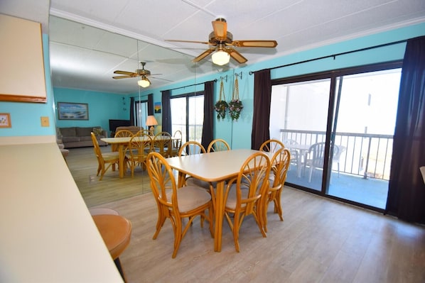 Condo, 2 Bedrooms | Dining