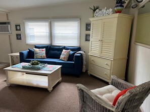 House, 3 Bedrooms | Living area