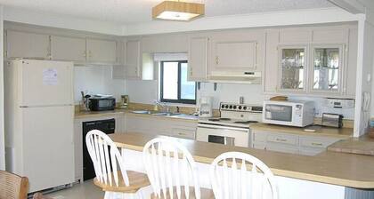 Montego Bay - South Ocean Drive 203 3 Bedroom Home by RedAwning