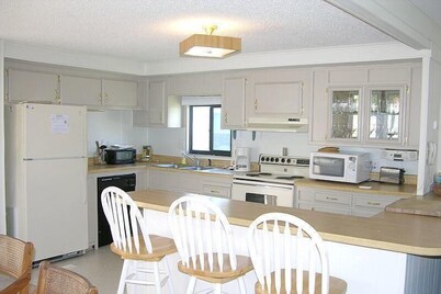 Montego Bay - South Ocean Drive 203 3 Bedroom Home by RedAwning