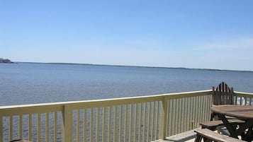 House, 3 Bedrooms | Property grounds