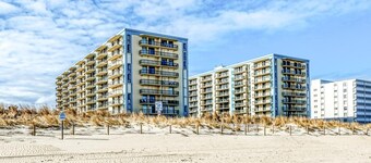 Braemar 503N 2 Br condo by RedAwning