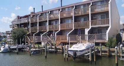 Crab Harbour 4 3 Bedroom Townhouse by RedAwning