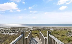 House, 4 Bedrooms | Beach