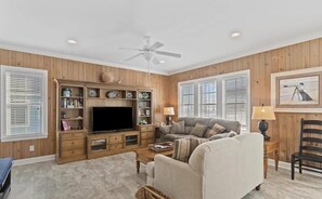 Maison, 4 chambres | Coin séjour