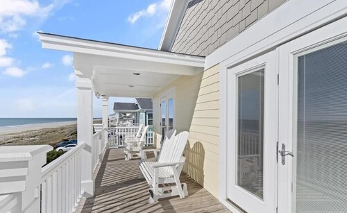 1 Ez Access 4 Bedroom Home by RedAwning