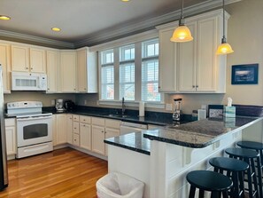 House, 4 Bedrooms | Private kitchen | Coffee/tea maker, full-size fridge, microwave, oven