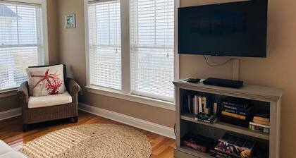1 Fine Day 4 Bedroom Home by RedAwning