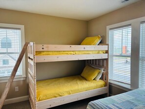 House, 4 Bedrooms | 4 bedrooms, free WiFi, bed sheets - 1 Fine Day 4 Bedroom Home by RedAwning (Supply)