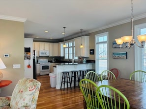 House, 4 Bedrooms | Dining