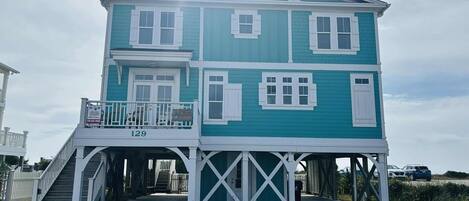 House, 4 Bedrooms | Exterior