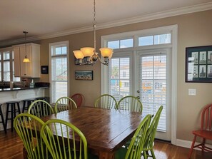 House, 4 Bedrooms | Dining