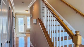House, 4 Bedrooms | Interior