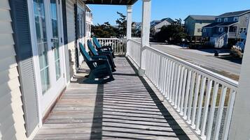 House, 4 Bedrooms | Property grounds