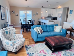 House, 4 Bedrooms | Living area | TV