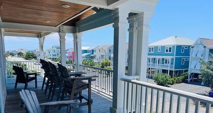 2ice As Nice 4 Bedroom Home by RedAwning