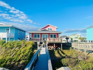 House, 4 Bedrooms | Exterior